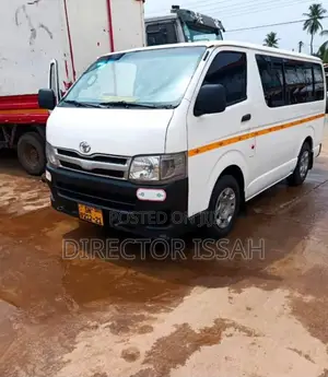 Toyota HiAce 2012 White