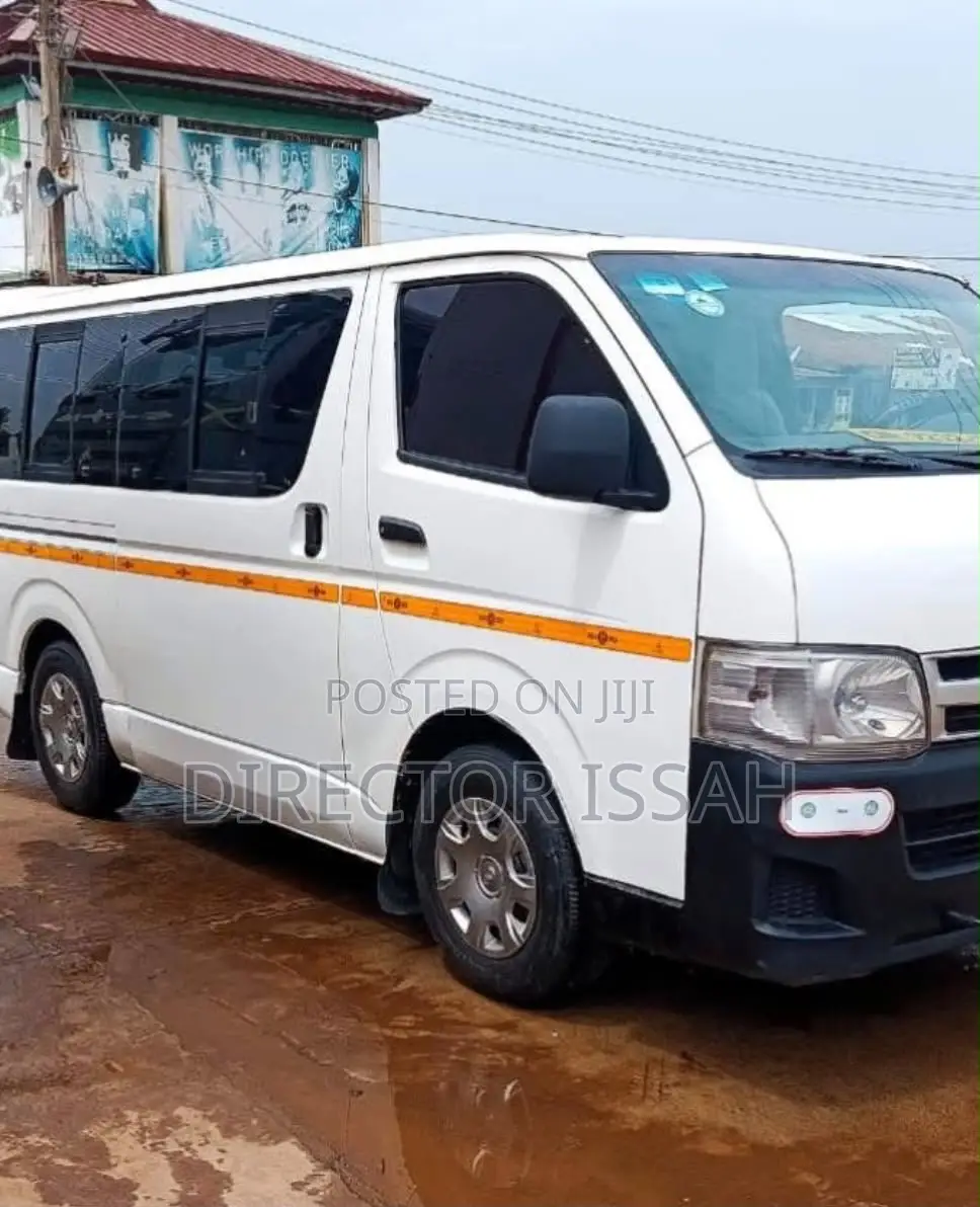 Toyota HiAce 2012 White