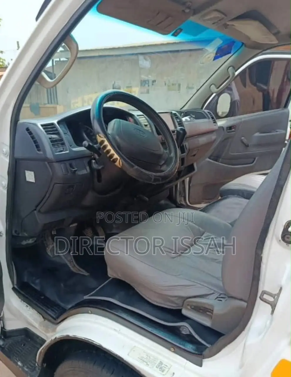 Toyota HiAce 2012 White