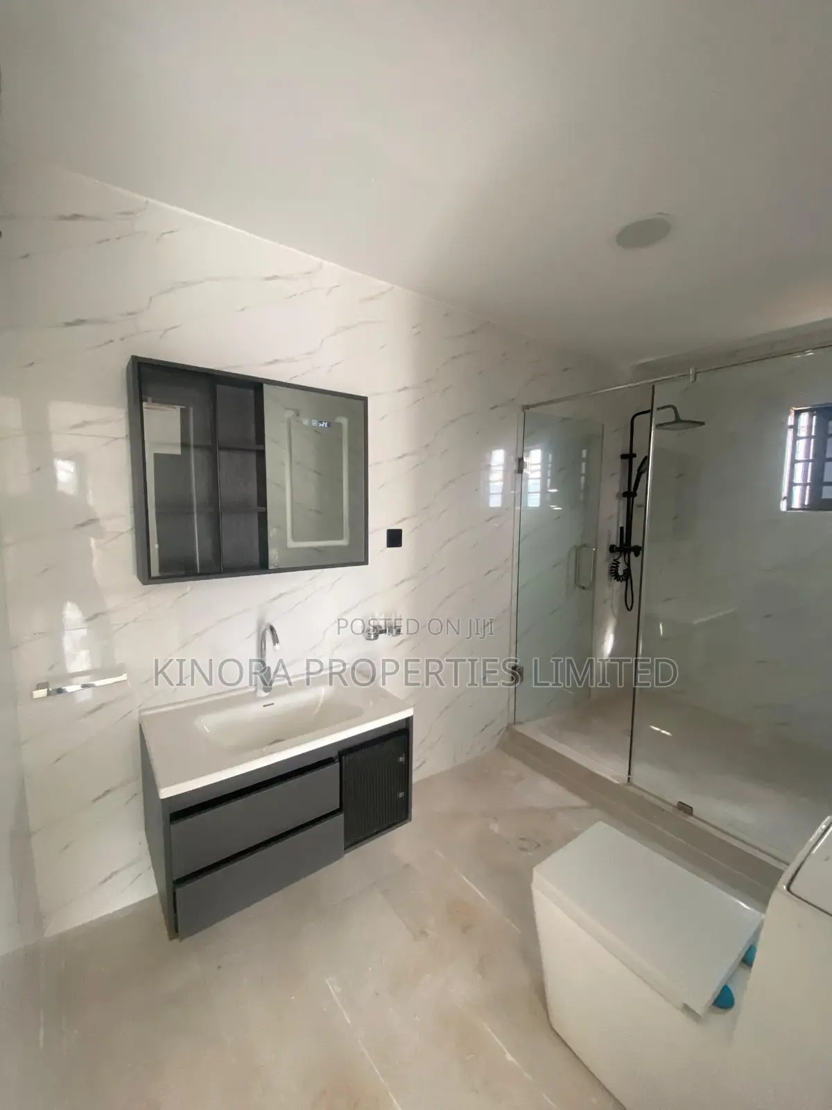 4bdrm Duplex in Spintex for rent