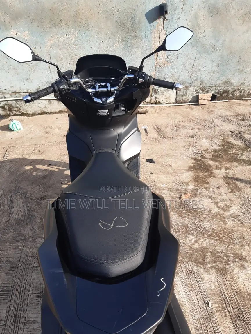 Honda 2023 Black