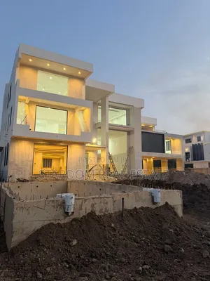 7bdrm Mansion in Adjiringanor, Ability for sale