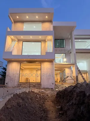 7bdrm Mansion in Adjiringanor, Ability for sale
