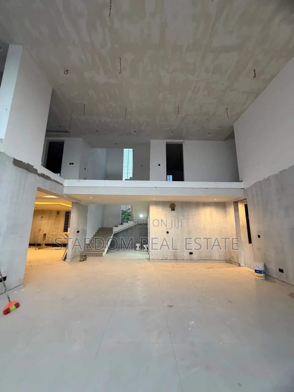 7bdrm Mansion in Adjiringanor, Ability for sale