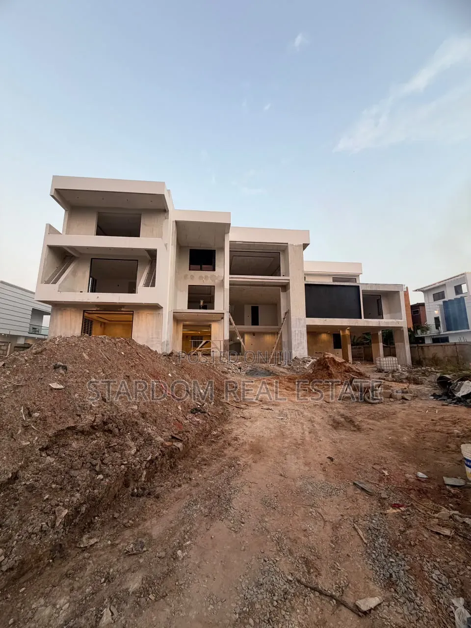 7bdrm Mansion in Adjiringanor, Ability for sale