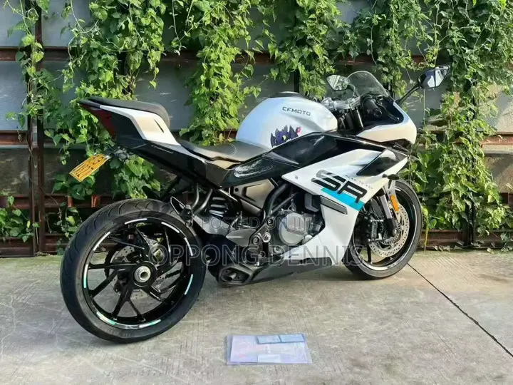 CFMoto 300SR 2025