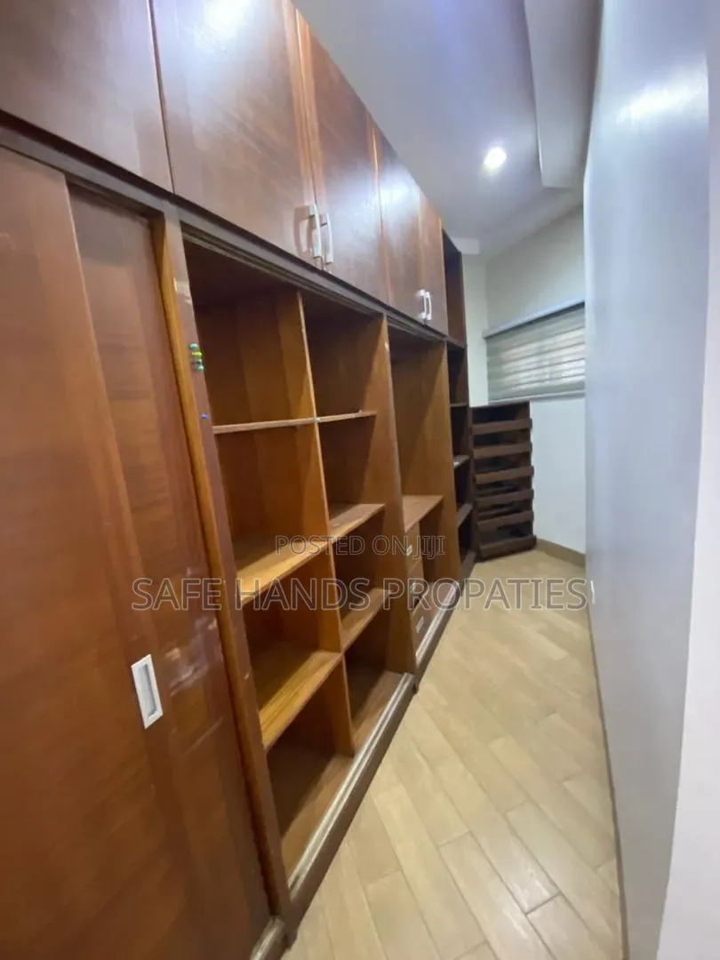 Furnished 4bdrm House in Hills, Accra Metropolitan for sale