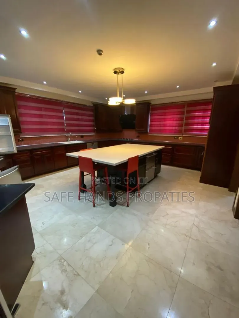 Furnished 4bdrm House in Hills, Accra Metropolitan for sale