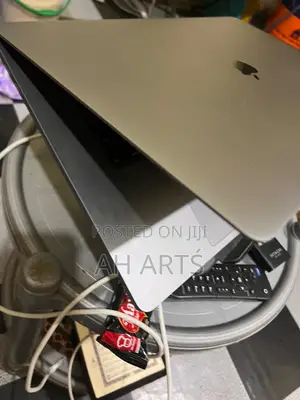 Laptop Apple MacBook Pro 2019 16GB Intel Core i7 SSD 512GB