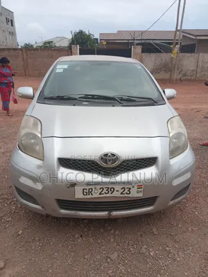 Toyota Vitz 1.0 FWD 5dr 2010 Silver