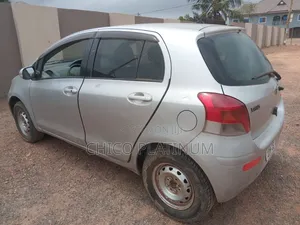 Toyota Vitz 1.0 FWD 5dr 2010 Silver