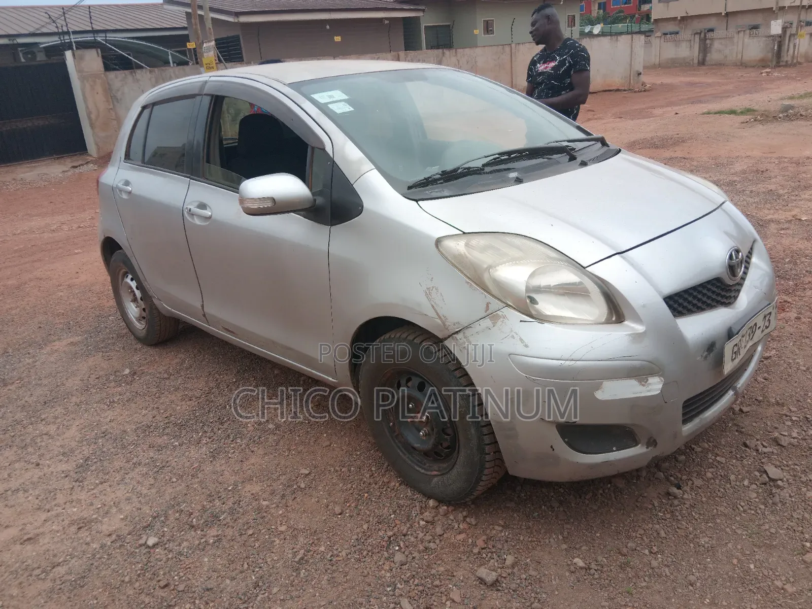 Toyota Vitz 1.0 FWD 5dr 2010 Silver