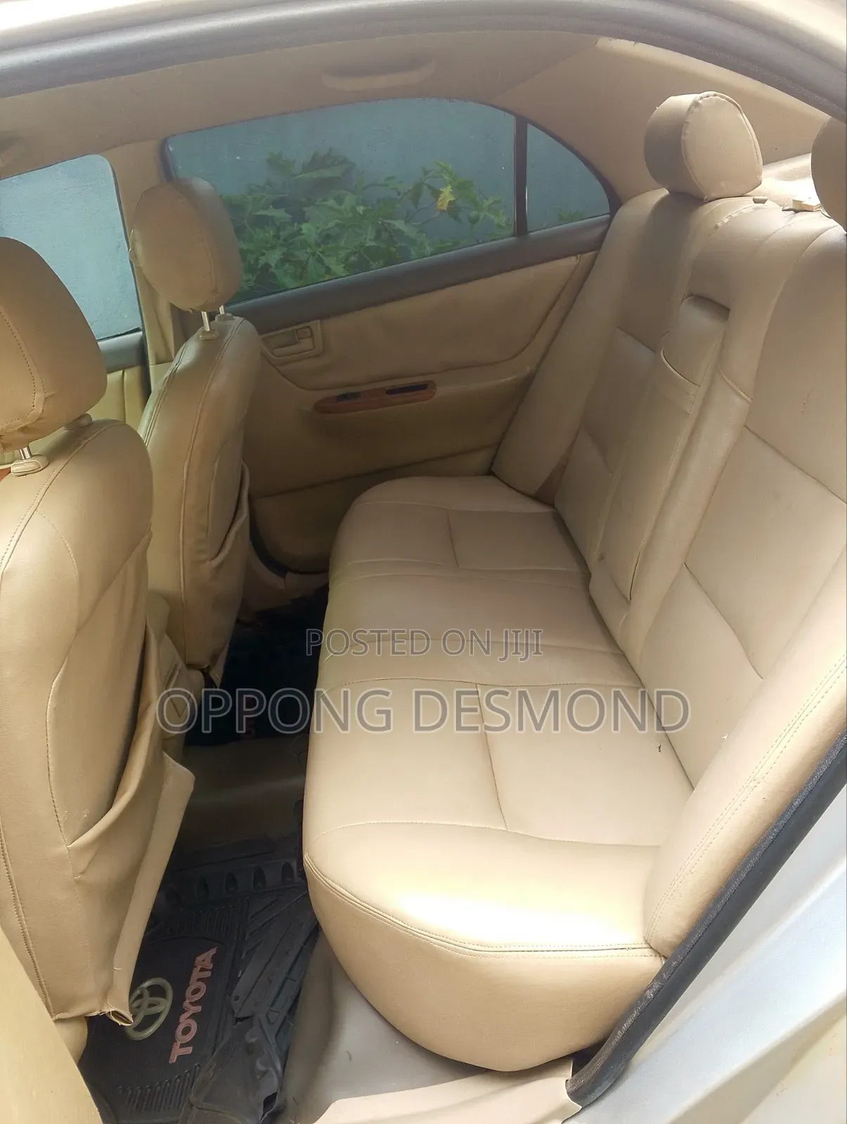 Toyota Corolla LE 4dr Sedan (1.8L 4cyl 4A) 2010 Silver