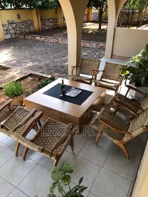 Quality Lounge Chairs (CH25-Inspired)