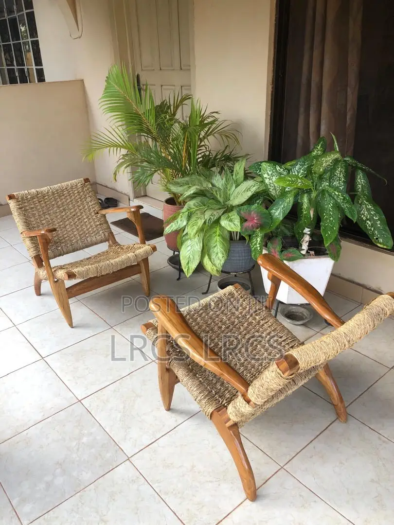 Quality Lounge Chairs (CH25-Inspired)