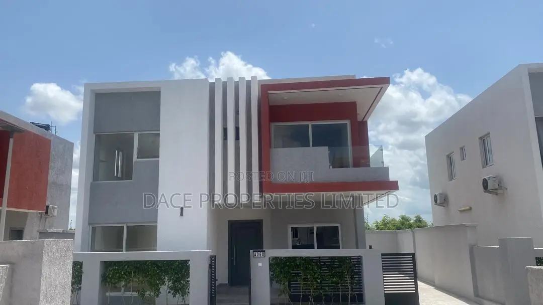 4bdrm Duplex in The Greens Estate, Community 25 for rent