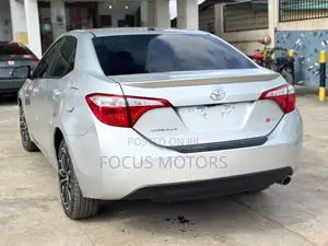 Toyota Corolla S 4dr Sedan (1.8L 4cyl CVT) 2015 Silver