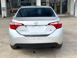 Toyota Corolla S 4dr Sedan (1.8L 4cyl CVT) 2015 Silver