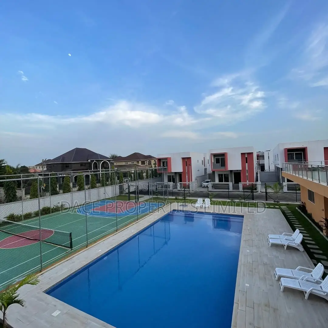 4bdrm Duplex in The Greens Estate, Community 25 for rent