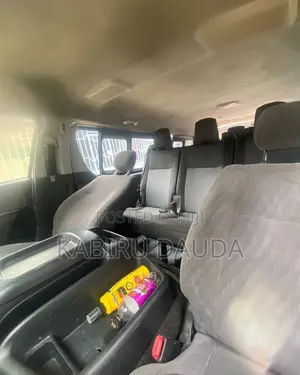 Toyota HiAce 2013 Silver
