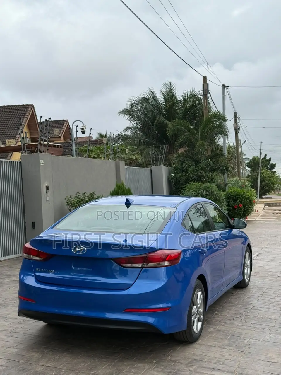 Hyundai Elantra Limited Sedan FWD (2.0L 4cyl 6A) 2017 Blue