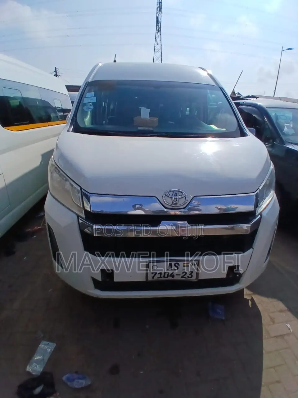 Toyota HiAce 2016 White