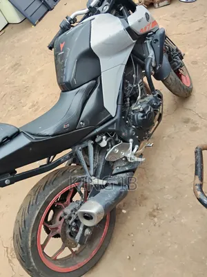 Yamaha 2022 Black