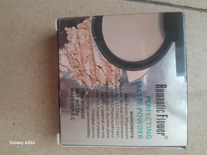Perfecting Powder Make Up