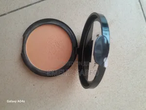 Perfecting Powder Make Up
