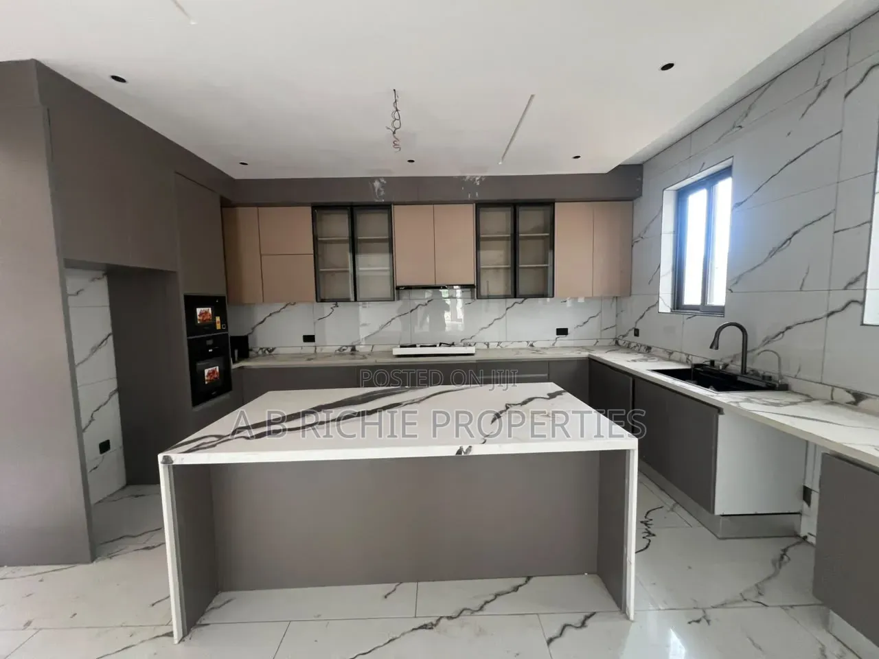 5bdrm House in Ab Richie Properties, Tseaddo for sale