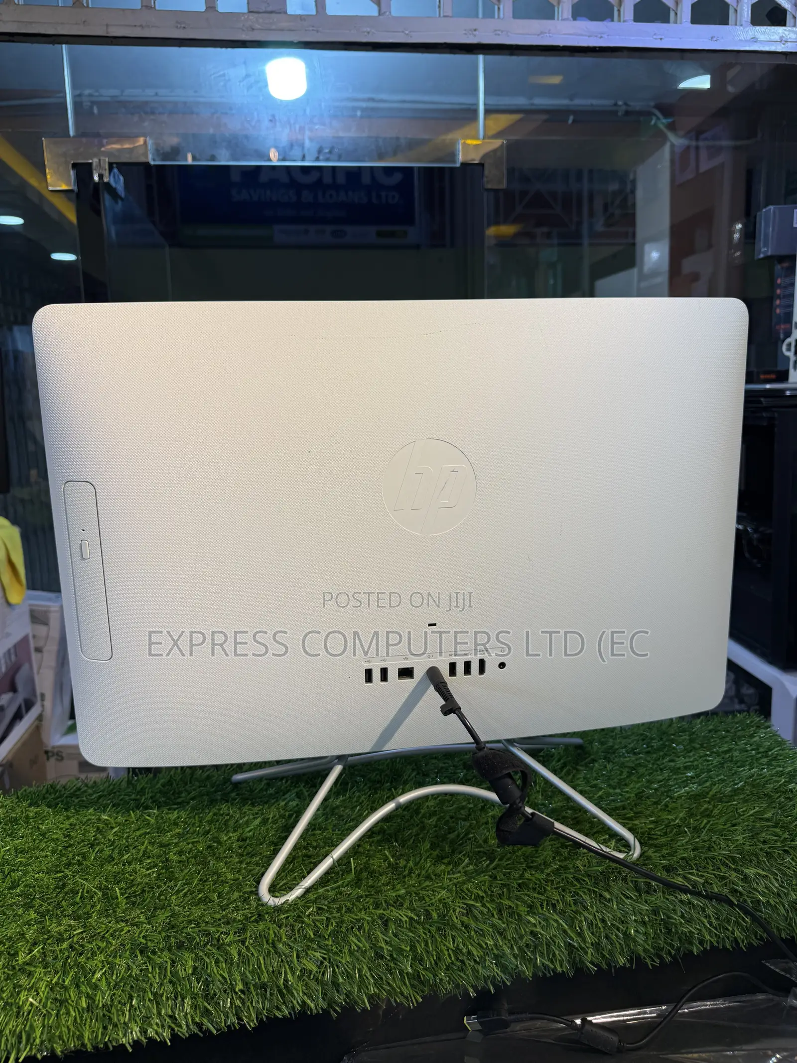 Desktop Computer HP Pavilion 24 8GB Intel Core i5 SSD 1T