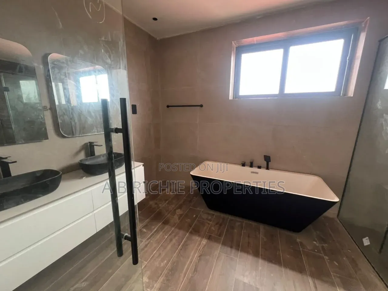5bdrm House in Ab Richie Properties, Tseaddo for sale