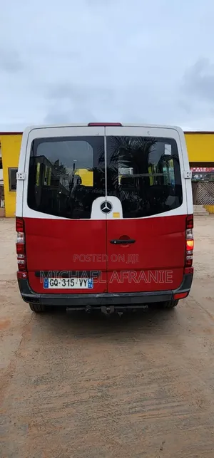 Mercedes-Benz Sprinter 2013 Red