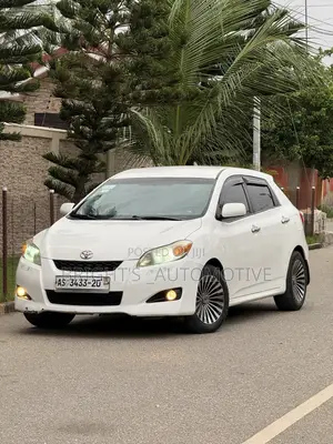Toyota Matrix L Hatchback FWD (1.8L 4cyl) 2014 White