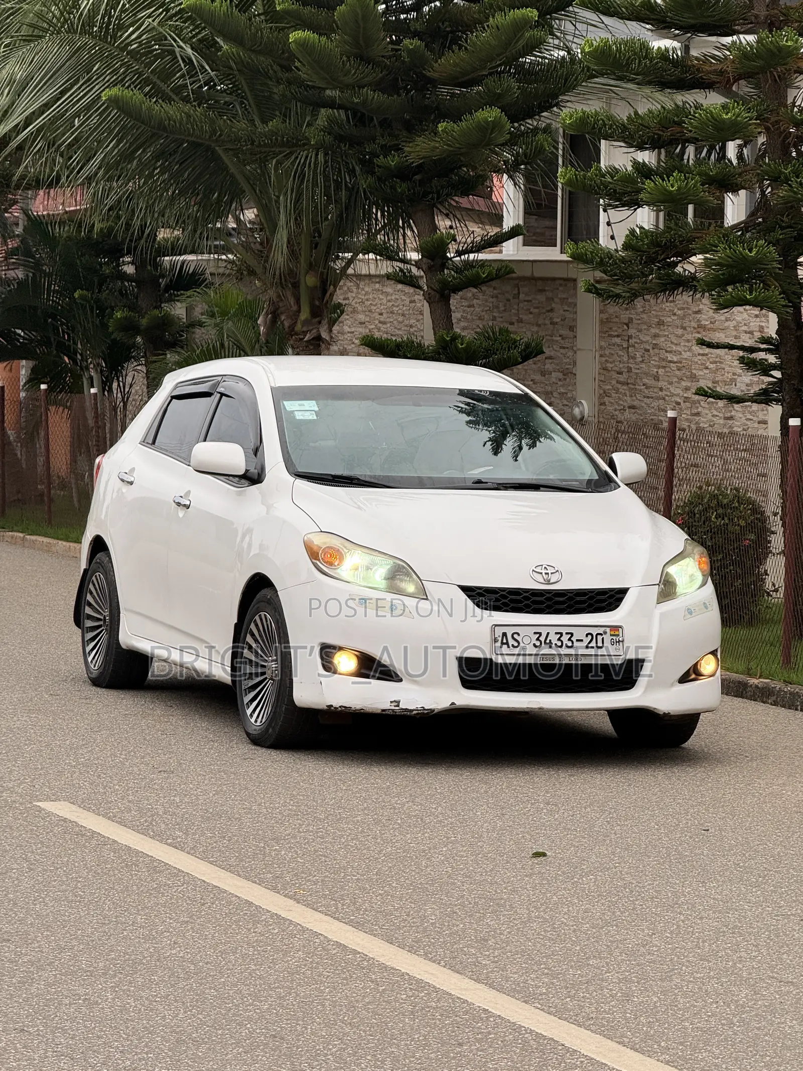 Toyota Matrix L Hatchback FWD (1.8L 4cyl) 2014 White