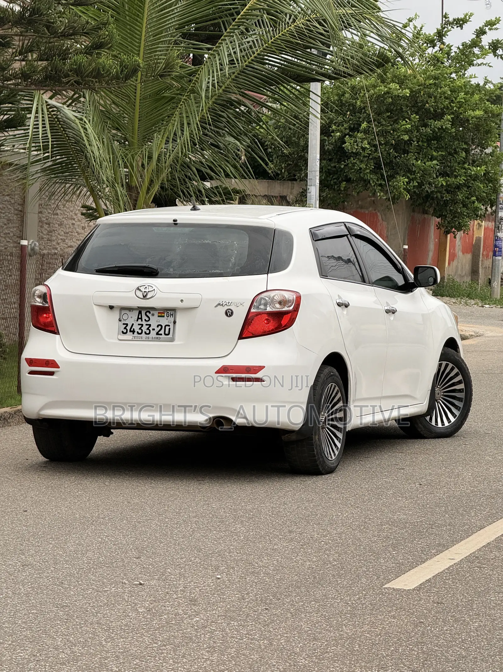 Toyota Matrix L Hatchback FWD (1.8L 4cyl) 2014 White