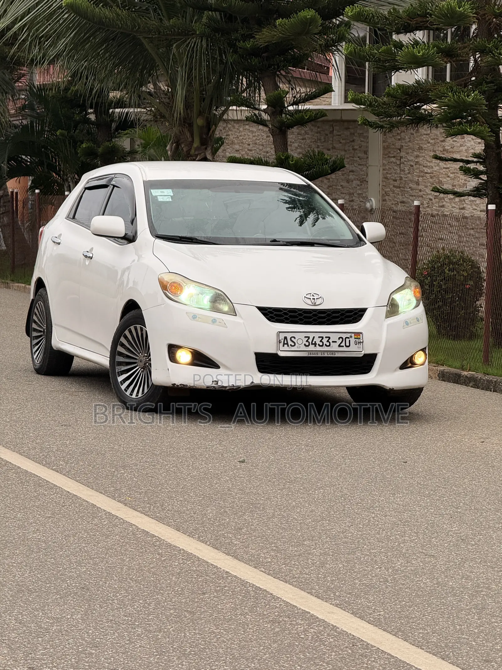 Toyota Matrix L Hatchback FWD (1.8L 4cyl) 2014 White