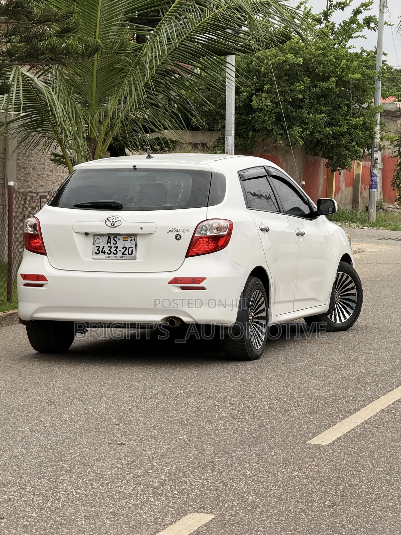 Toyota Matrix L Hatchback FWD (1.8L 4cyl) 2014 White