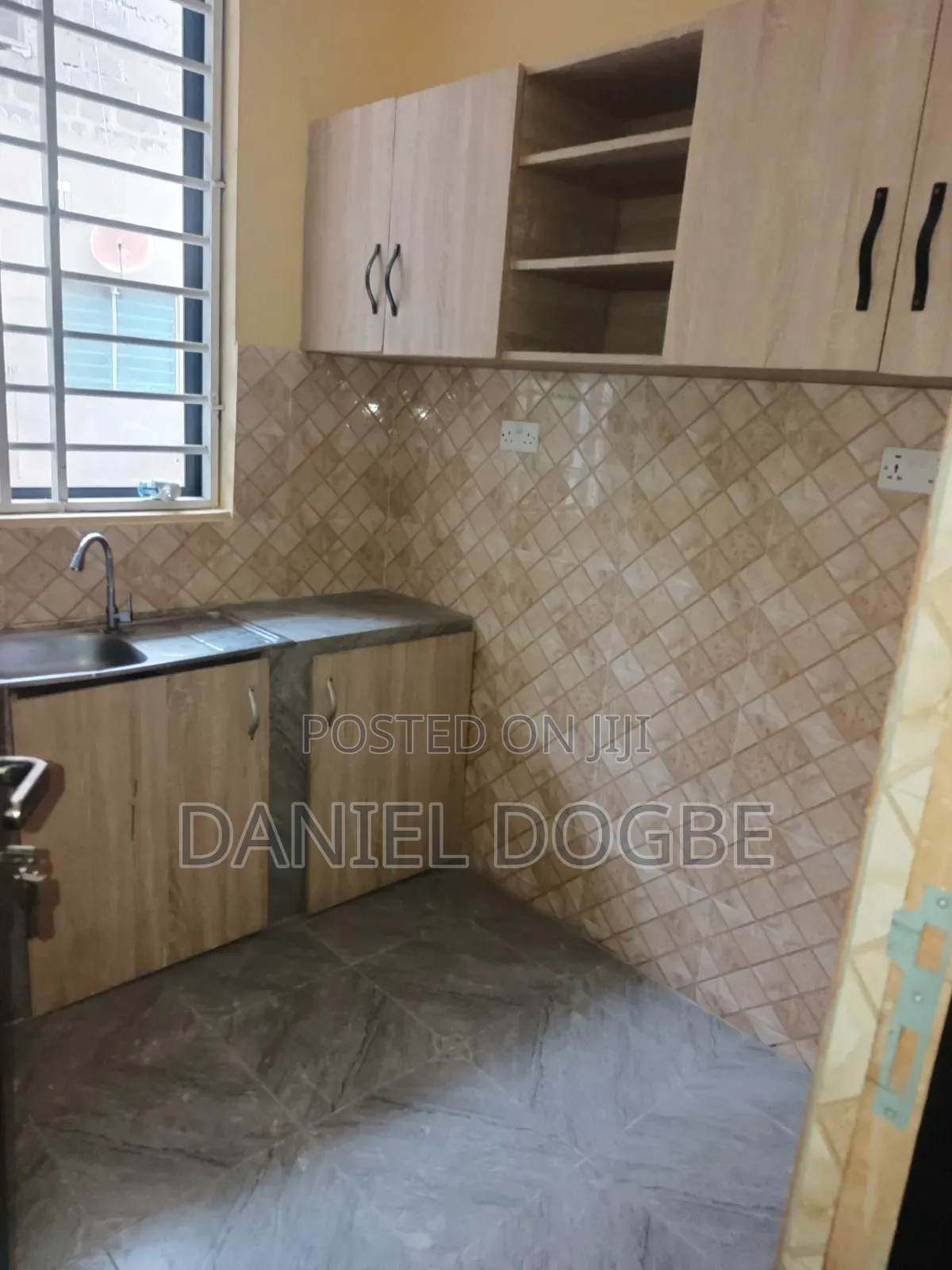 1bdrm Apartment in Etordan, Presby Church Area for rent