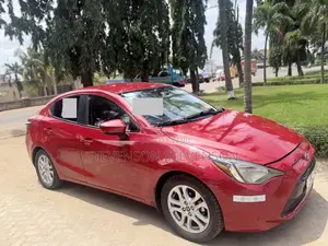 Toyota Yaris 2017 Red
