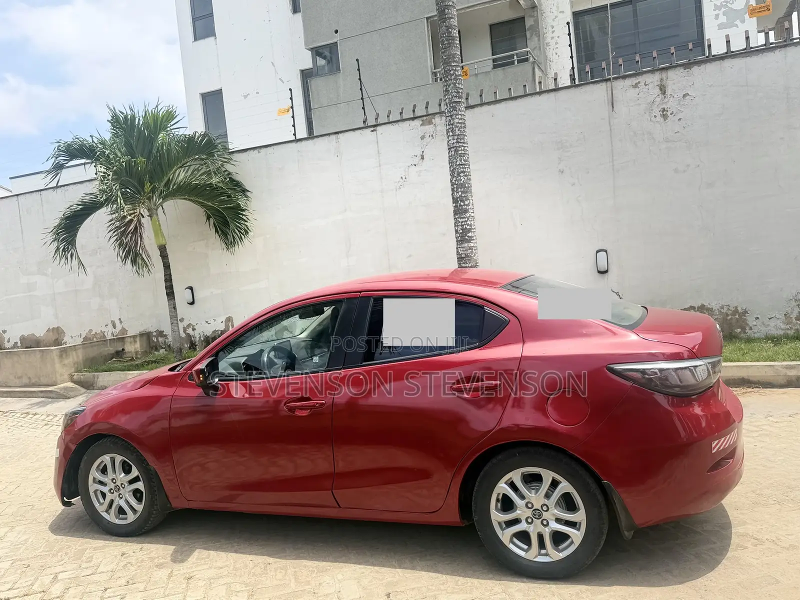 Toyota Yaris 2017 Red
