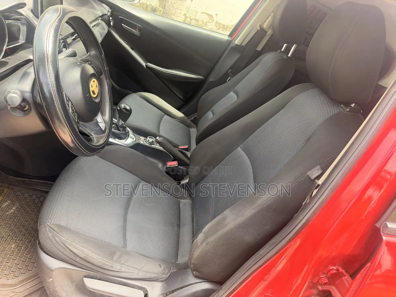 Toyota Yaris 2017 Red
