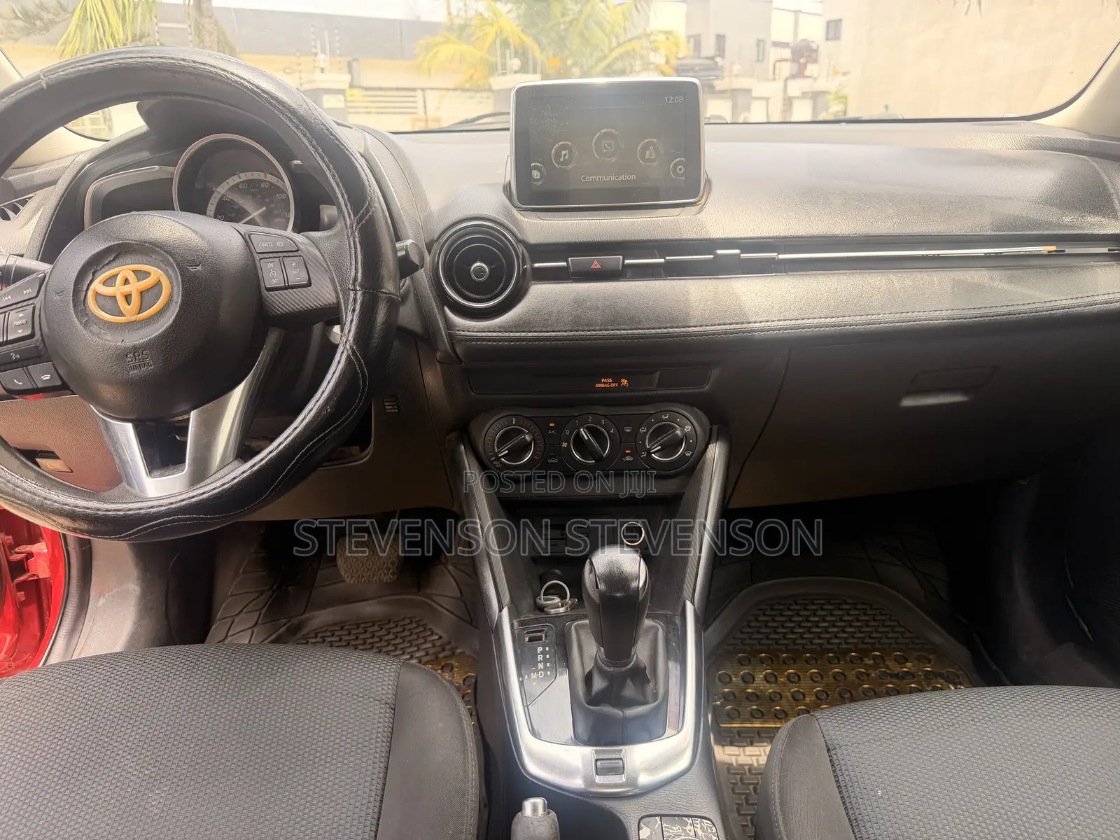Toyota Yaris 2017 Red