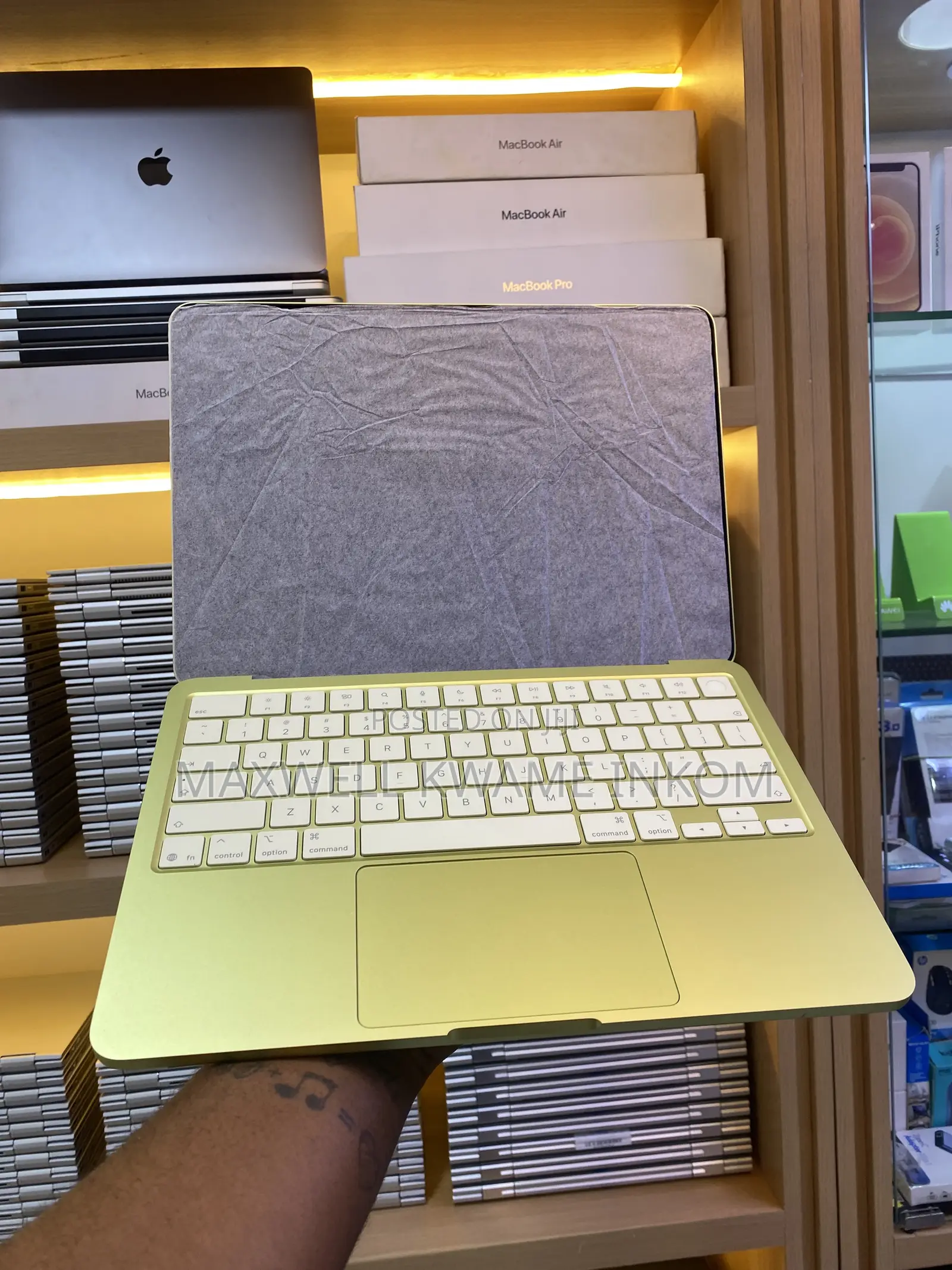 New Laptop Apple MacBook Neo 2026 8GB SSD 512GB