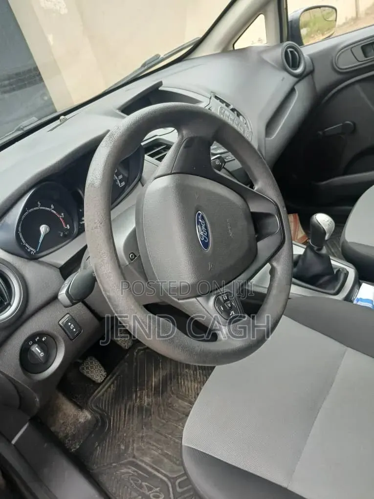 Ford Fiesta S 4dr Hatchback (1.6L 4cyl 5M) 2015 Black