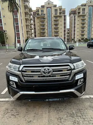 Toyota Land Cruiser 4.5 V8 GXR 2017 Black