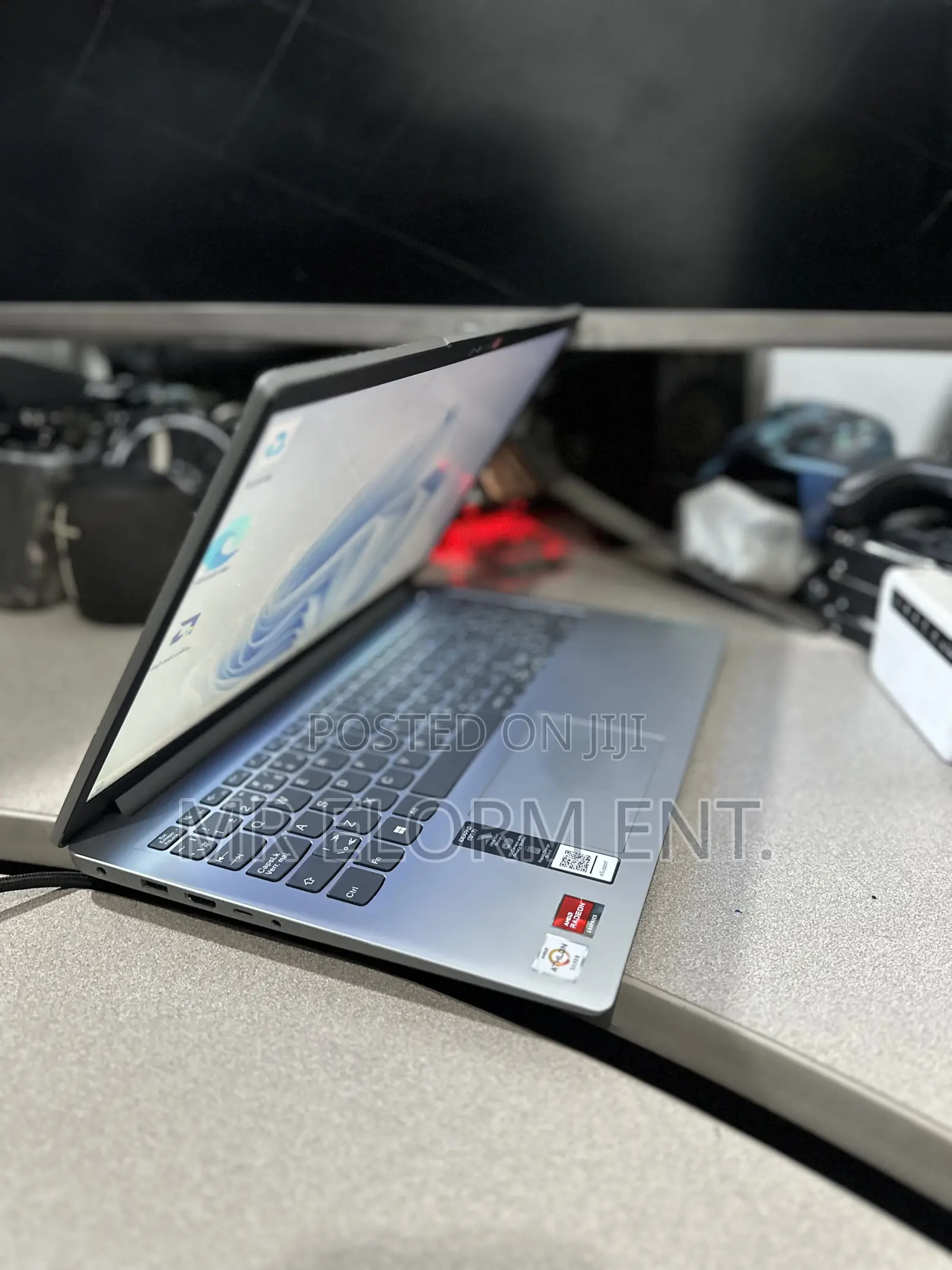 Laptop Lenovo IdeaPad 1 4GB AMD Ryzen SSD 128GB