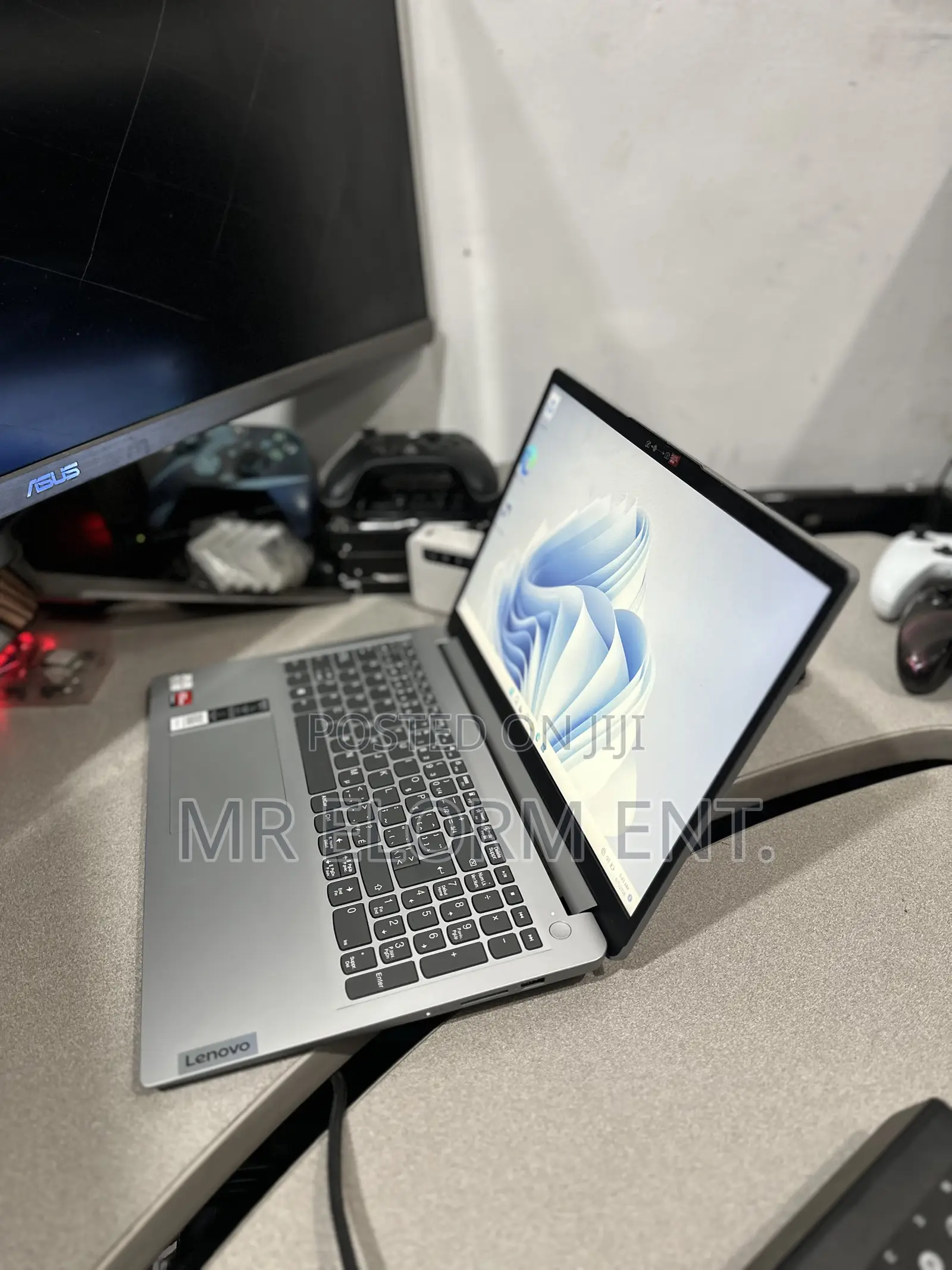 Laptop Lenovo IdeaPad 1 4GB AMD Ryzen SSD 128GB