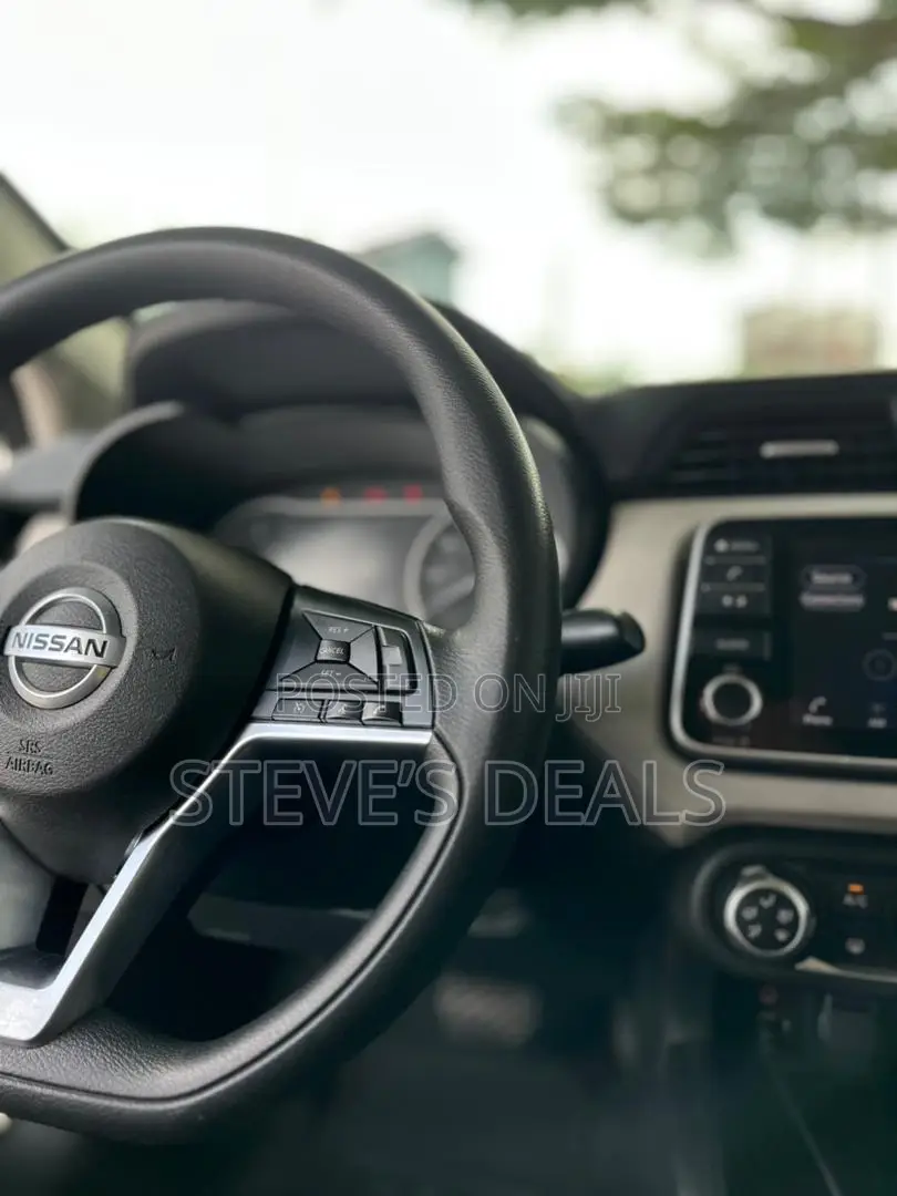 Nissan Versa 1.6 SV 2021 Black