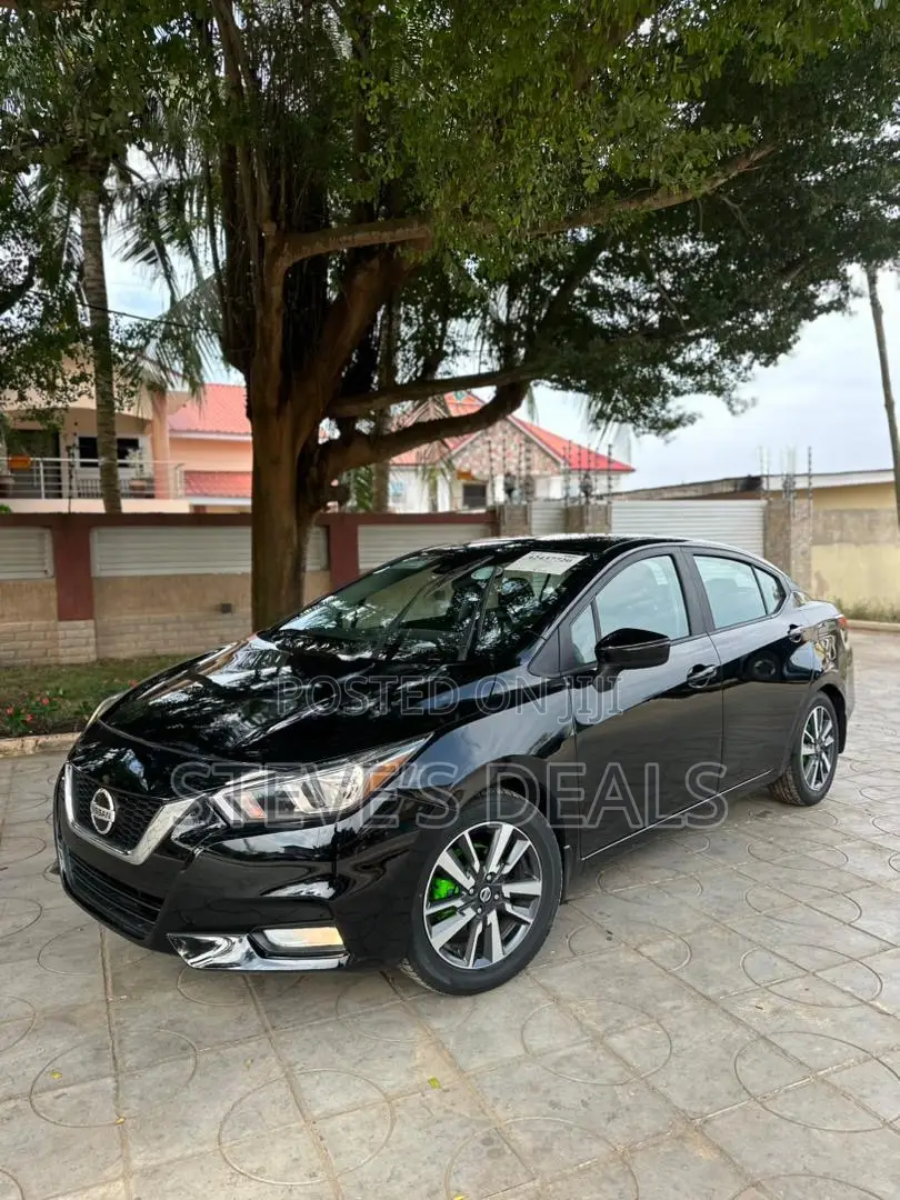 Nissan Versa 1.6 SV 2021 Black